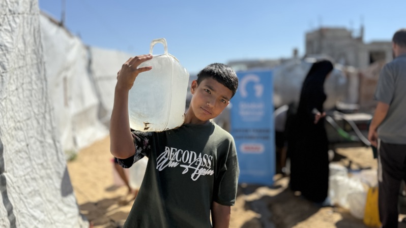 Gaza water tanker beneficiaries